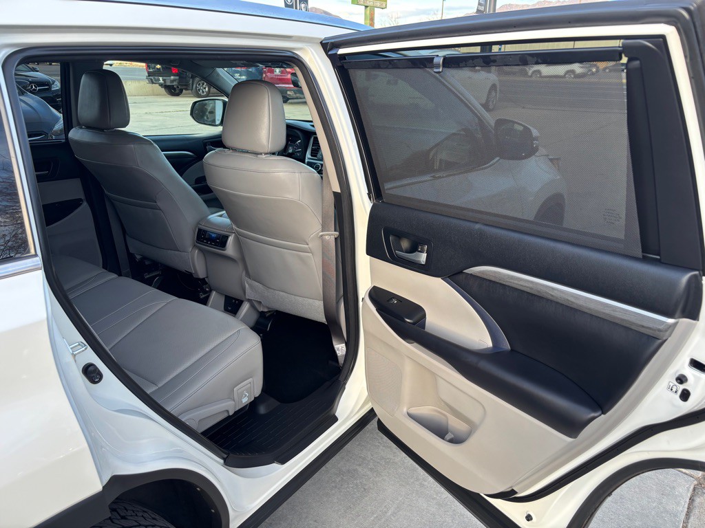 2018 Toyota Highlander Image 10