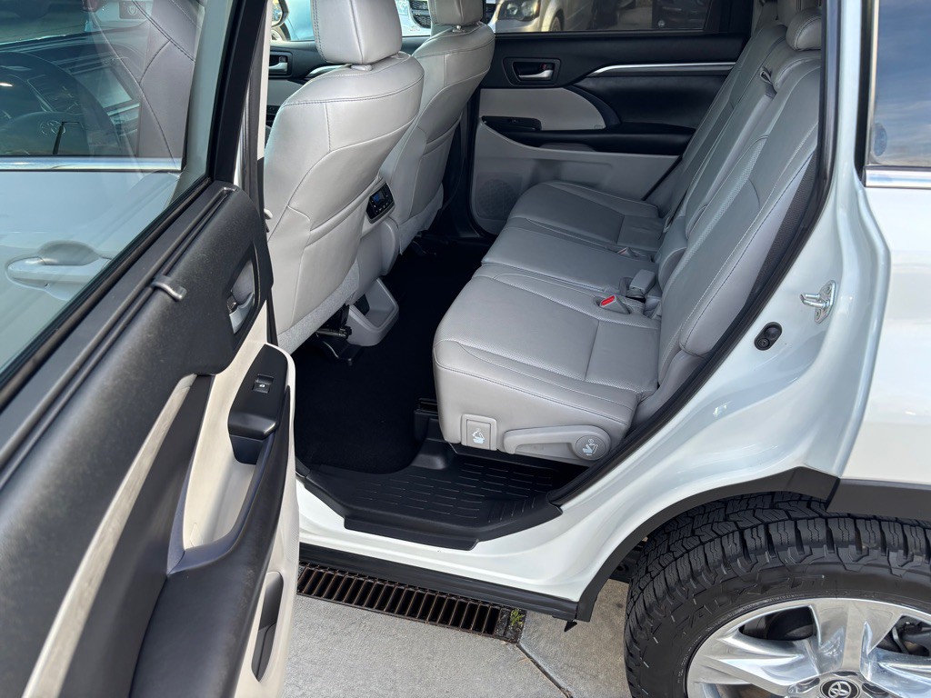 2018 Toyota Highlander Image 15