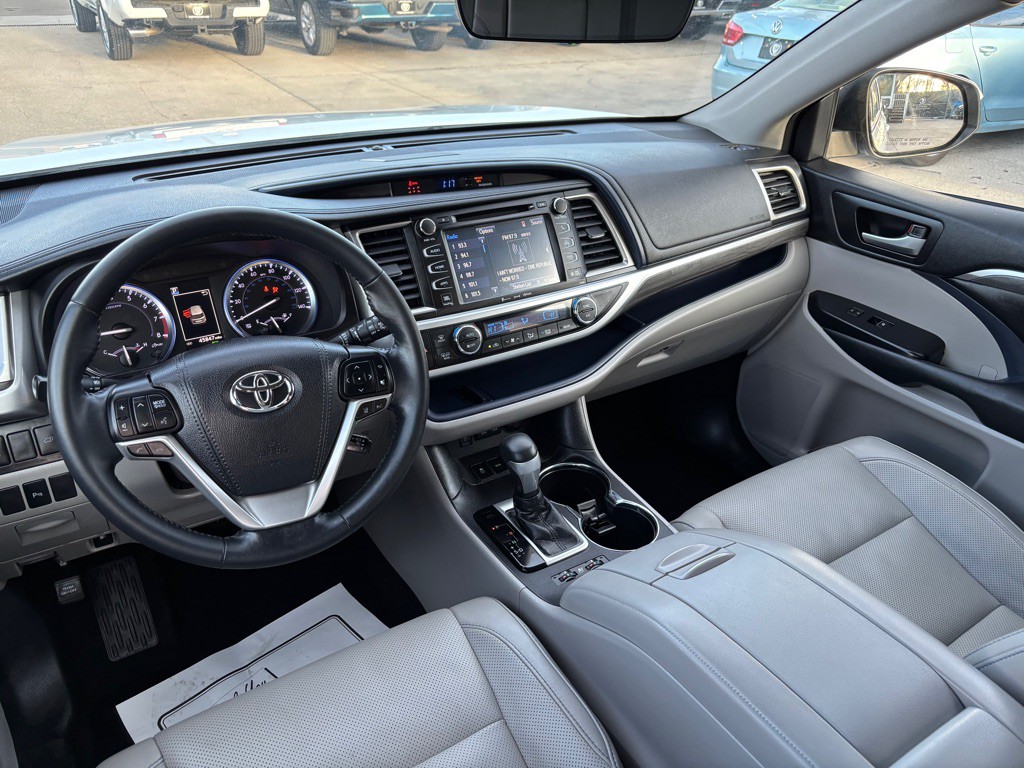 2018 Toyota Highlander Image 16