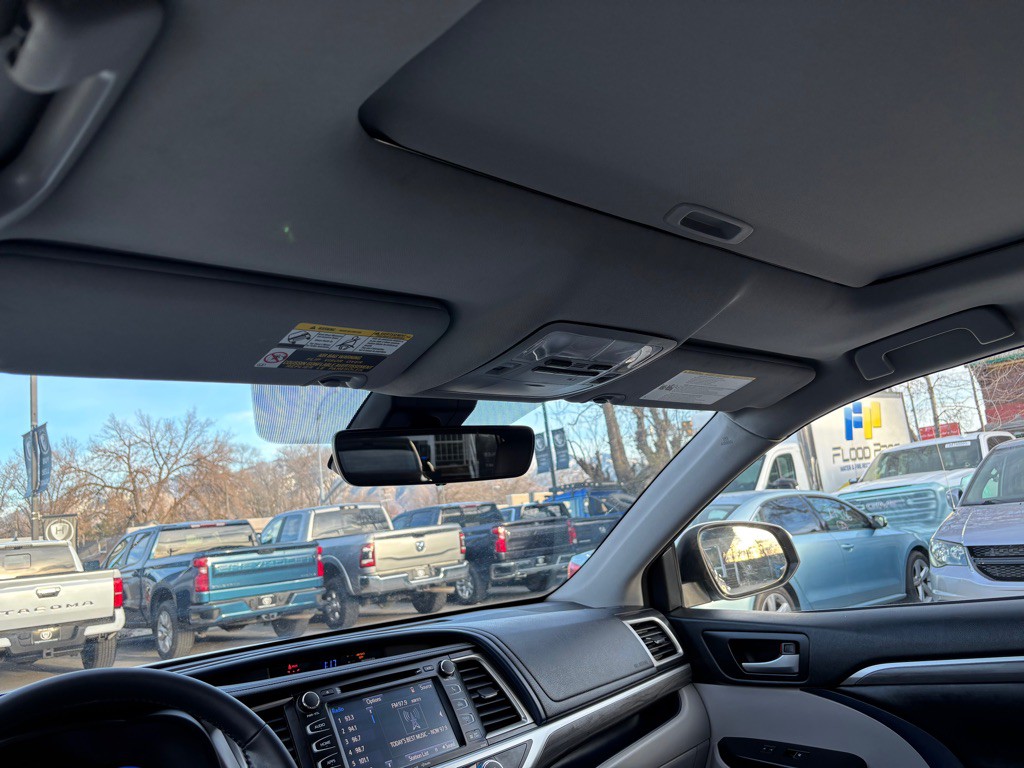 2018 Toyota Highlander Image 18