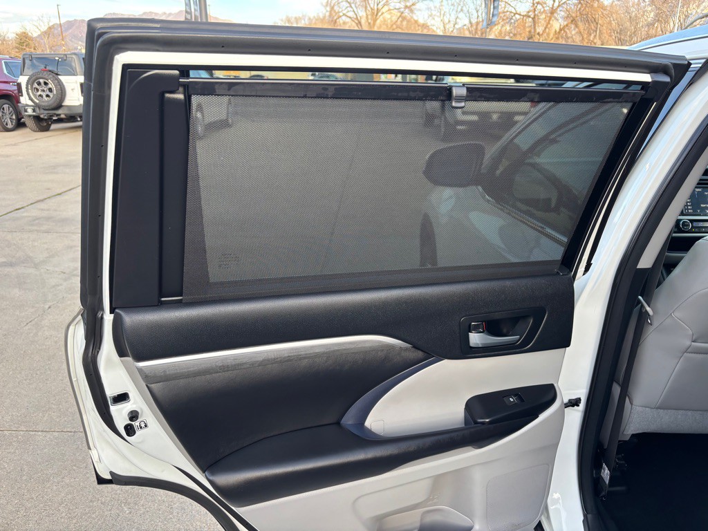 2018 Toyota Highlander Image 19