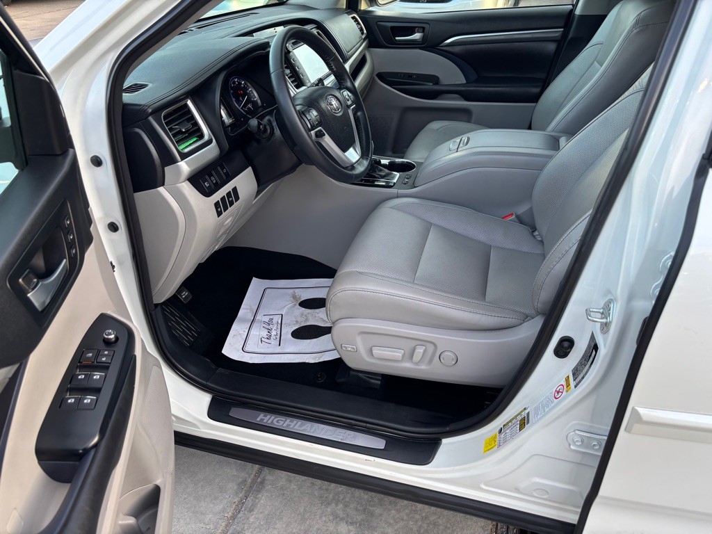 2018 Toyota Highlander Image 22