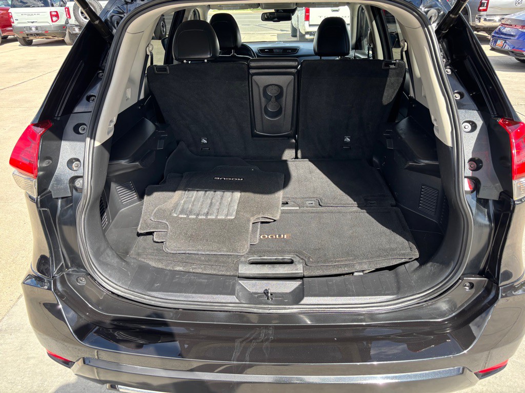 2018 Nissan Rogue Image 15