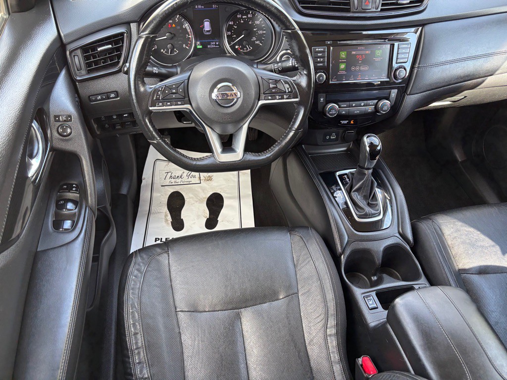 2018 Nissan Rogue Image 17