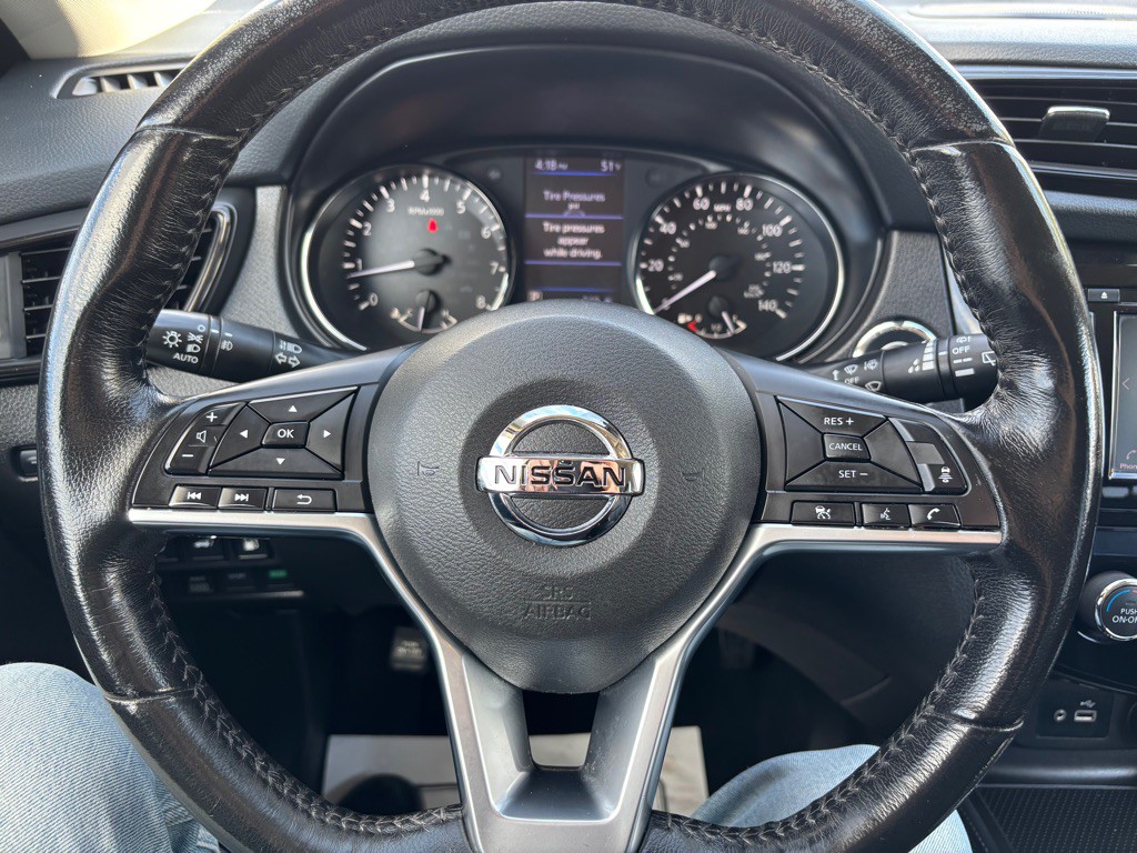 2018 Nissan Rogue Image 18
