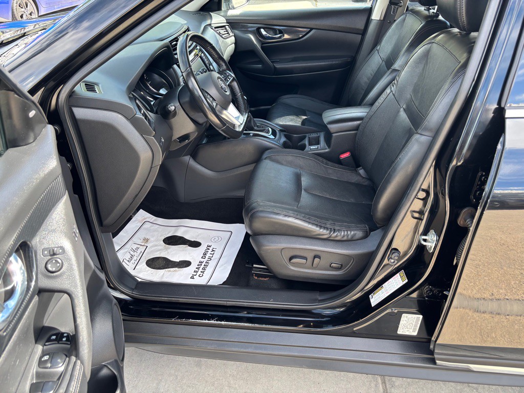 2018 Nissan Rogue Image 19