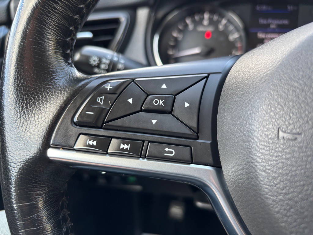 2018 Nissan Rogue Image 23