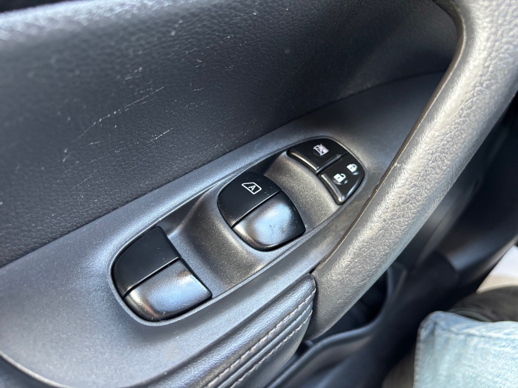 2018 Nissan Rogue Image 28