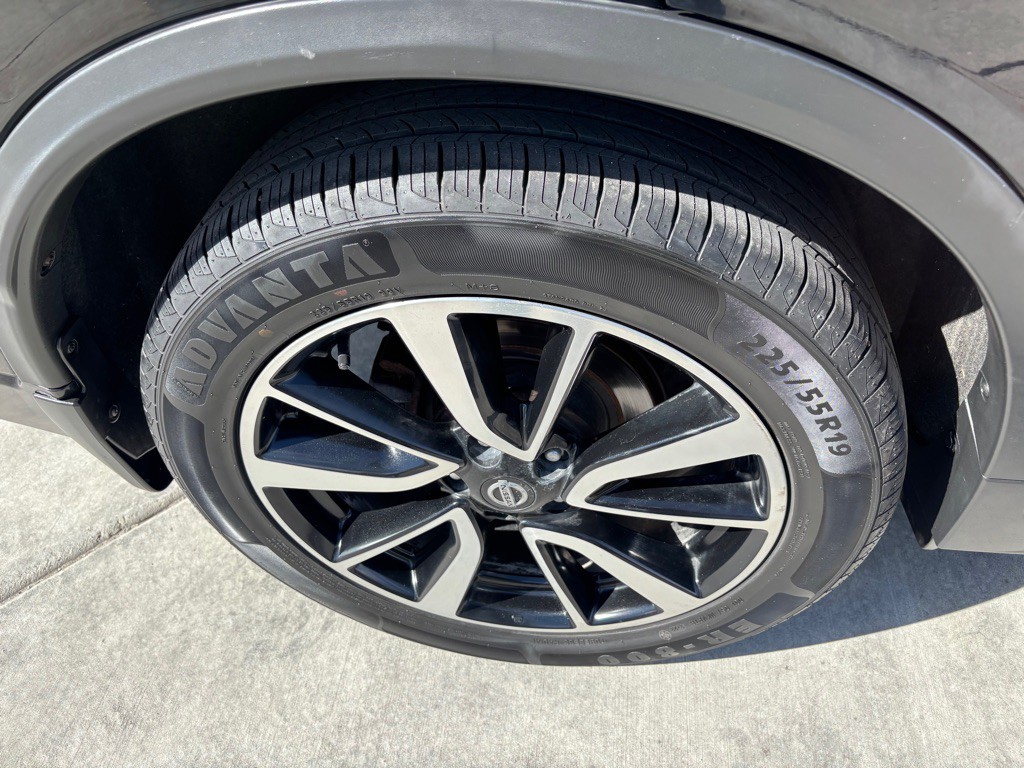2018 Nissan Rogue Image 37