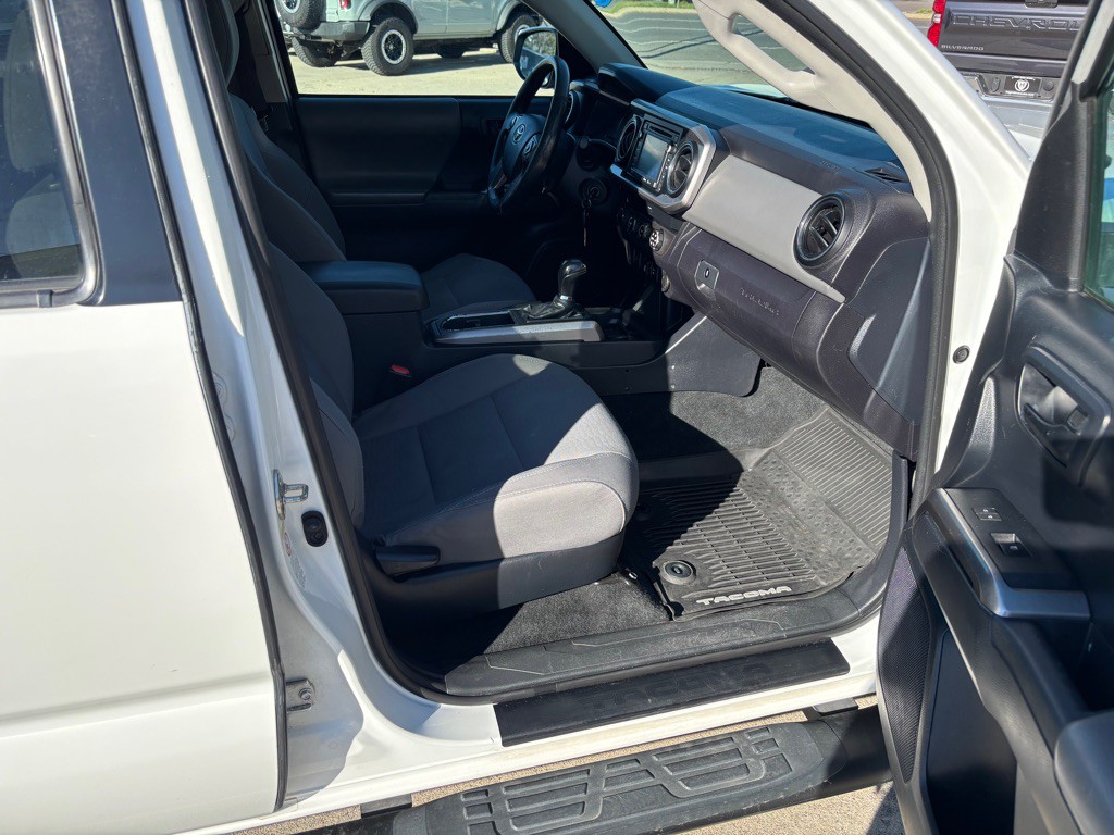 2019 Toyota Tacoma Image 9