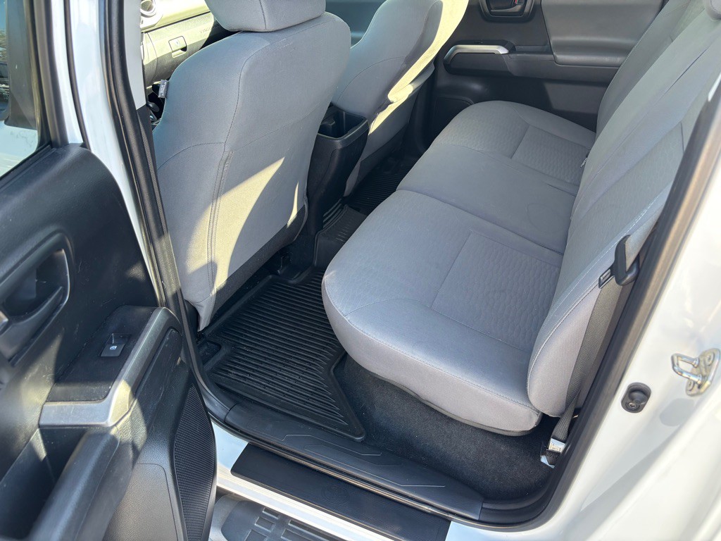 2019 Toyota Tacoma Image 15