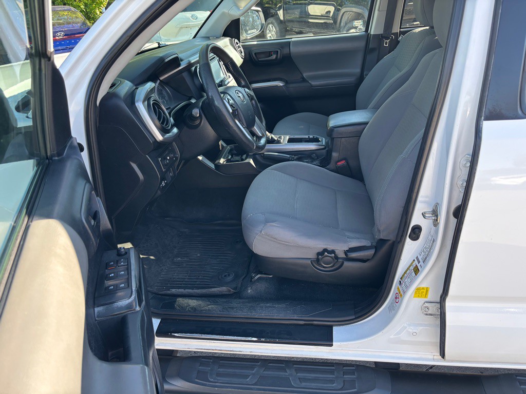 2019 Toyota Tacoma Image 16