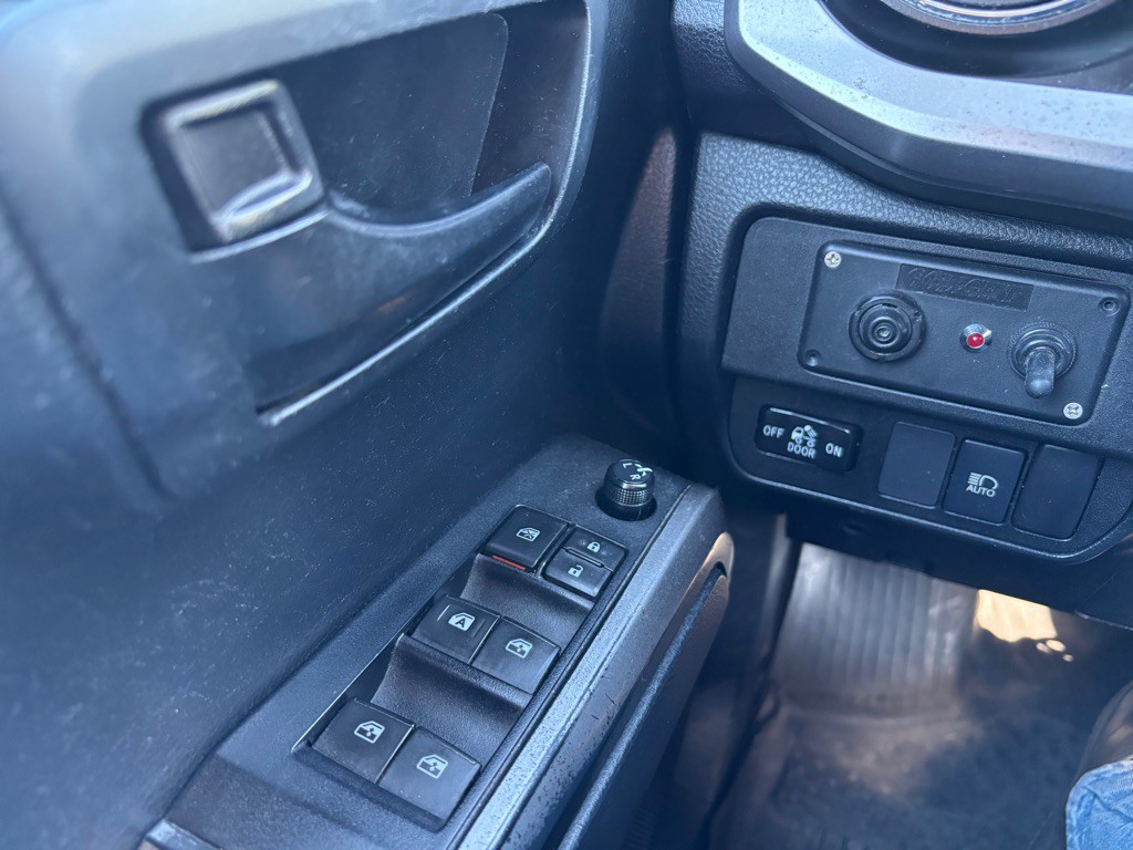 2019 Toyota Tacoma Image 17