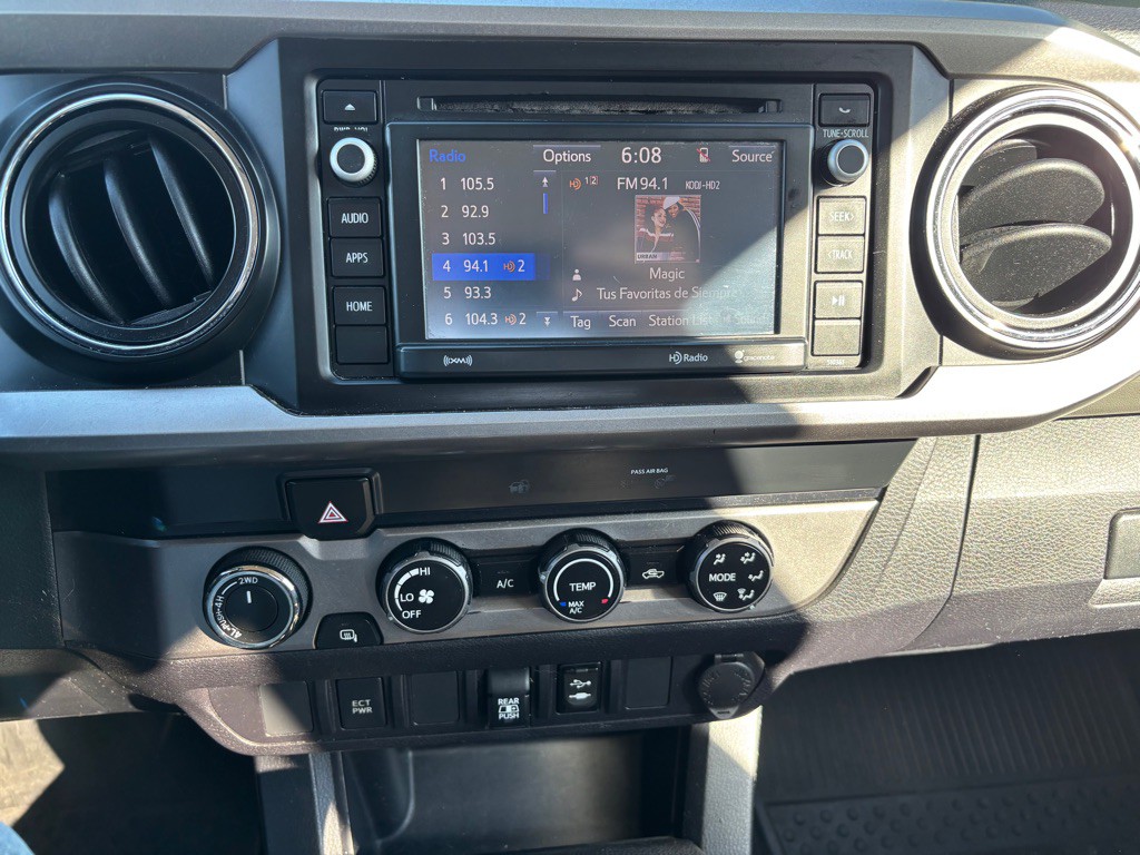 2019 Toyota Tacoma Image 21