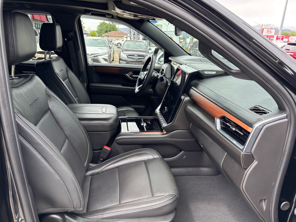 2025 GMC Yukon Image 11