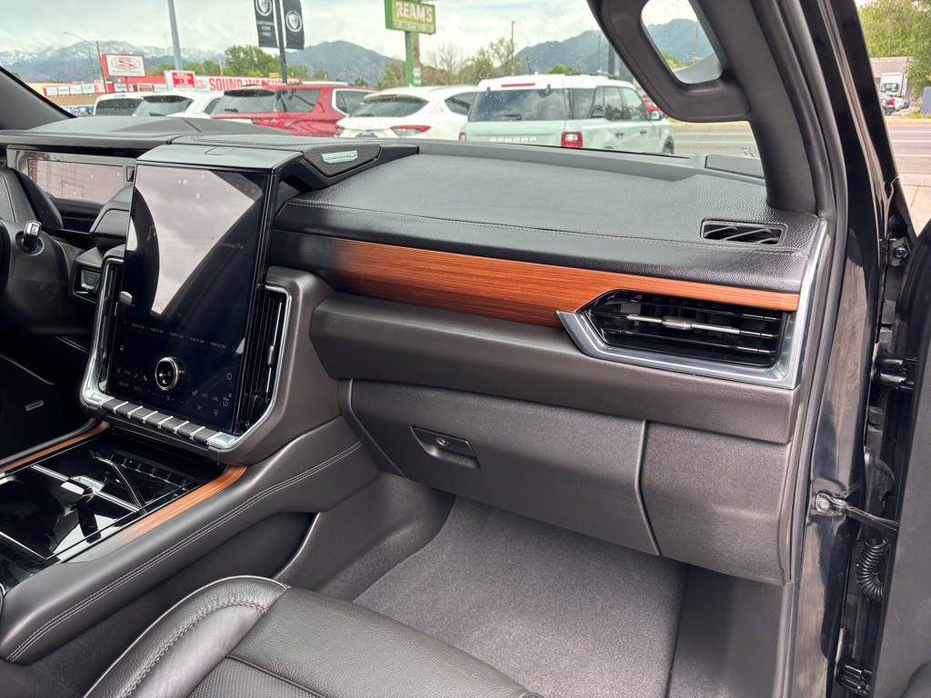 2025 GMC Yukon Image 13