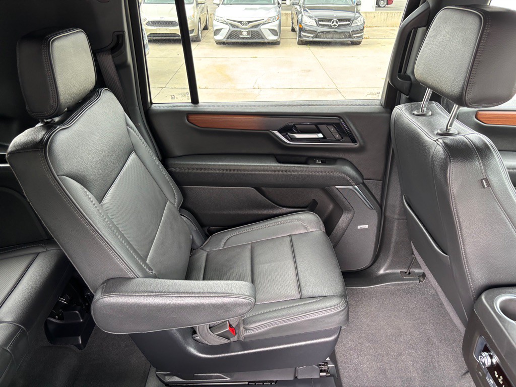2025 GMC Yukon Image 15