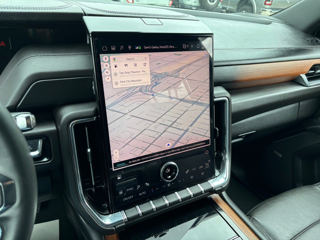 2025 GMC Yukon Image 36