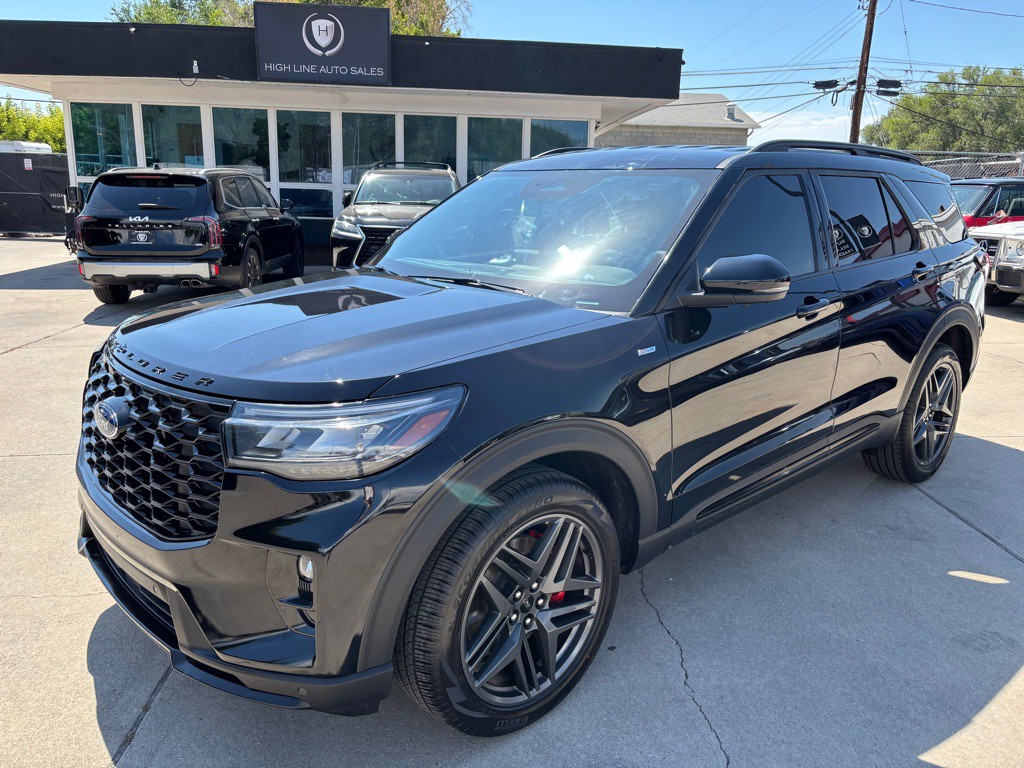 2025 Ford Explorer Image 3