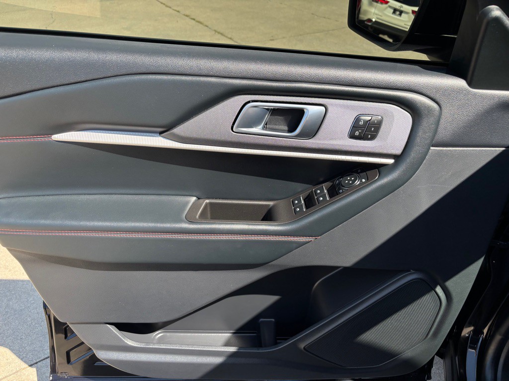 2025 Ford Explorer Image 30
