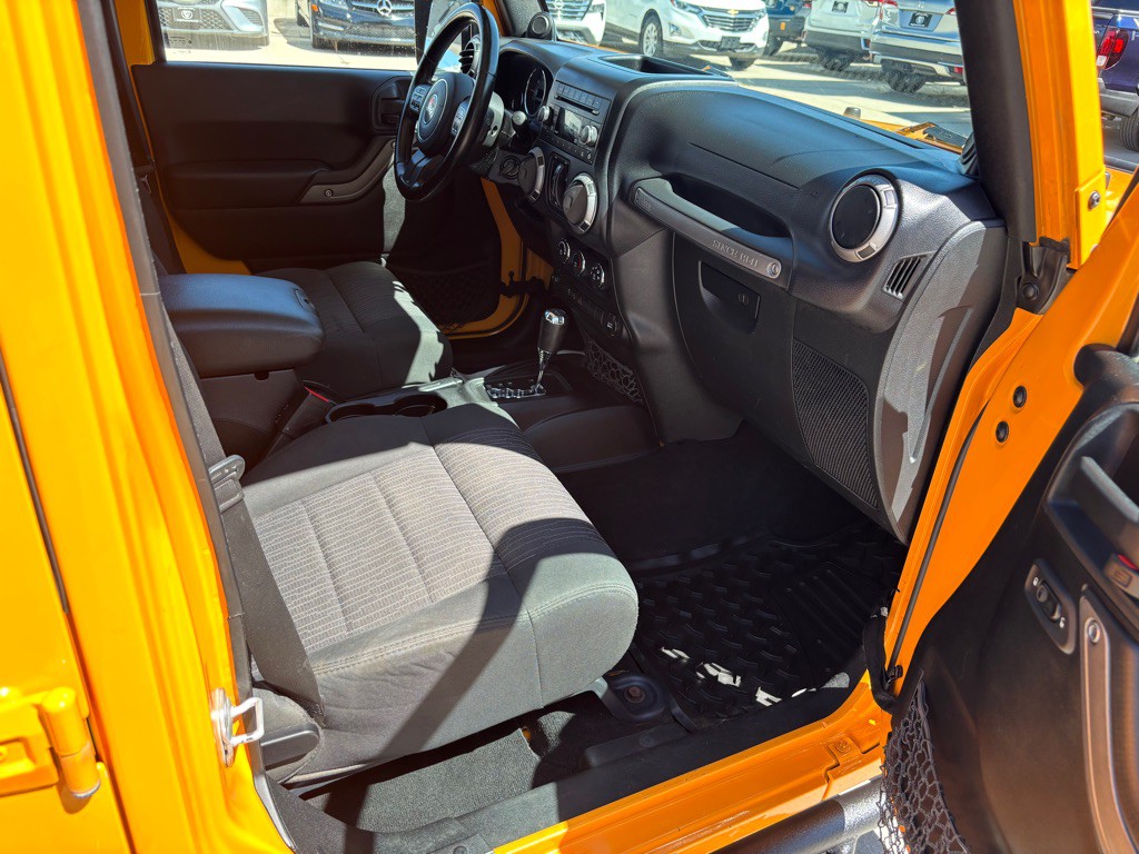 2012 Jeep Wrangler Unlimited Image 11