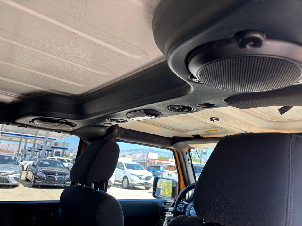 2012 Jeep Wrangler Unlimited Image 13