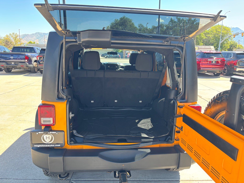 2012 Jeep Wrangler Unlimited Image 16