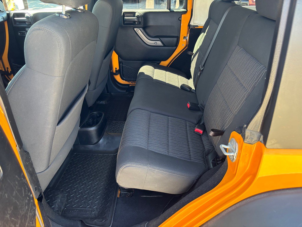 2012 Jeep Wrangler Unlimited Image 18