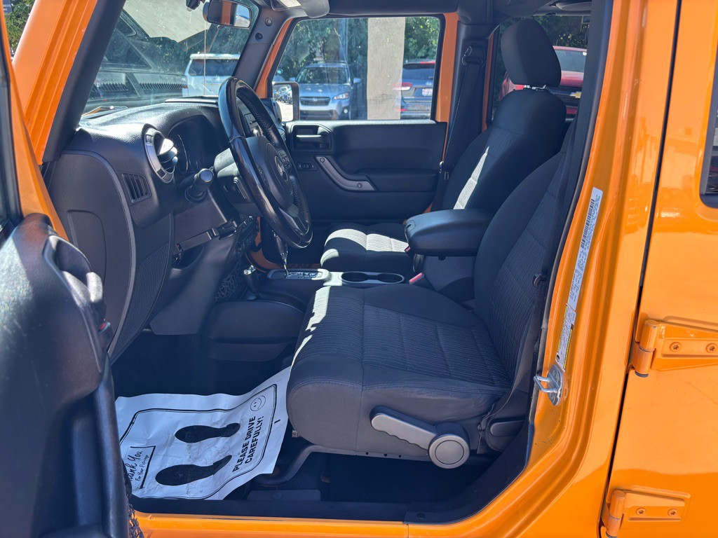 2012 Jeep Wrangler Unlimited Image 20