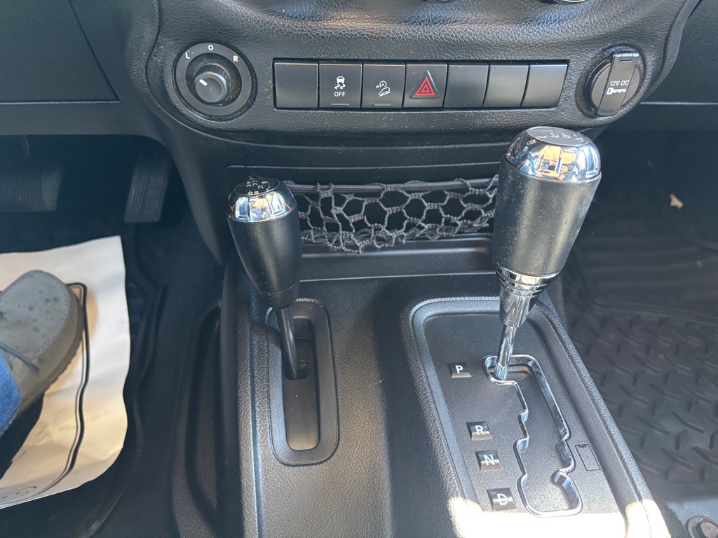 2012 Jeep Wrangler Unlimited Image 25