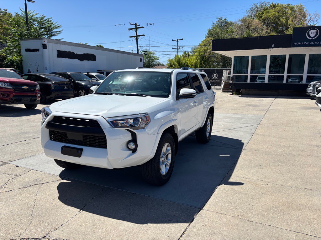 2021 Toyota 4Runner Image 3