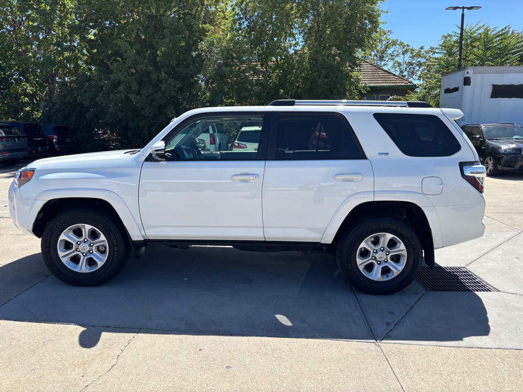 2021 Toyota 4Runner Image 4