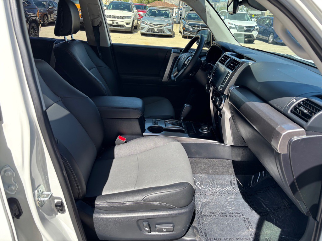 2021 Toyota 4Runner Image 11