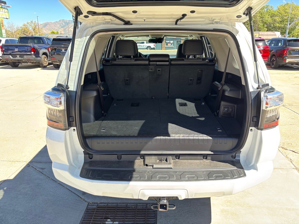 2021 Toyota 4Runner Image 17