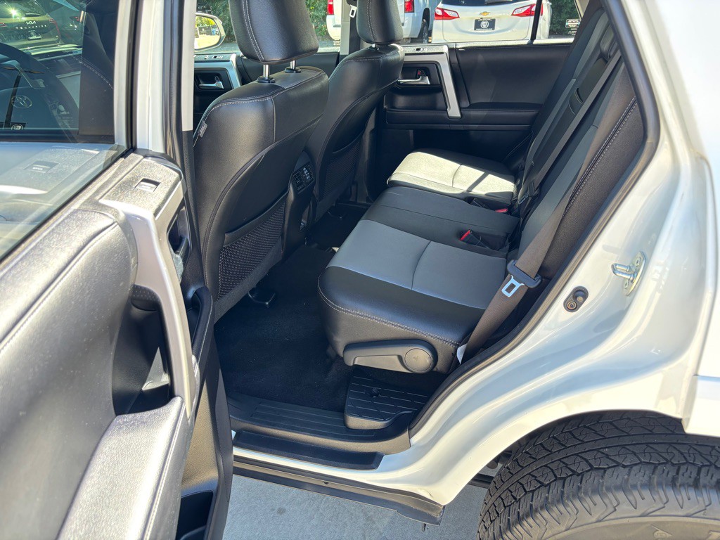 2021 Toyota 4Runner Image 19
