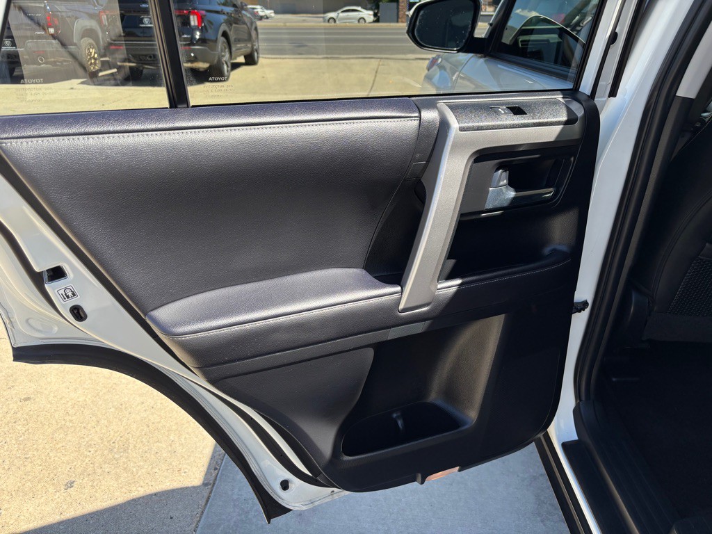 2021 Toyota 4Runner Image 22