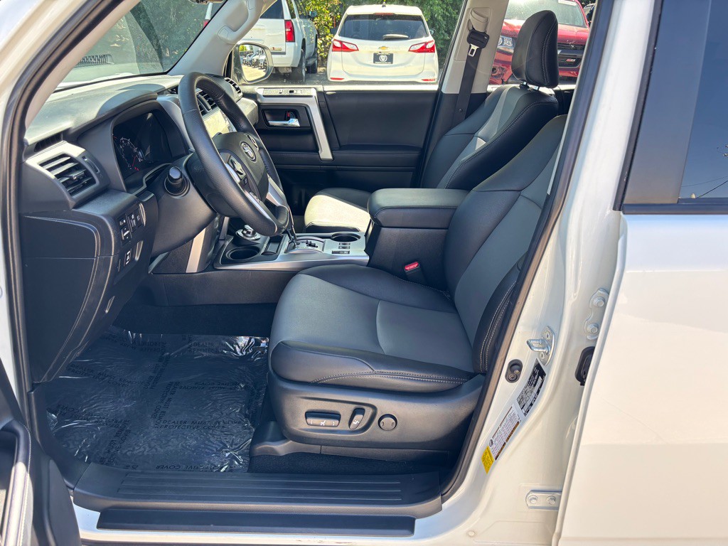2021 Toyota 4Runner Image 24