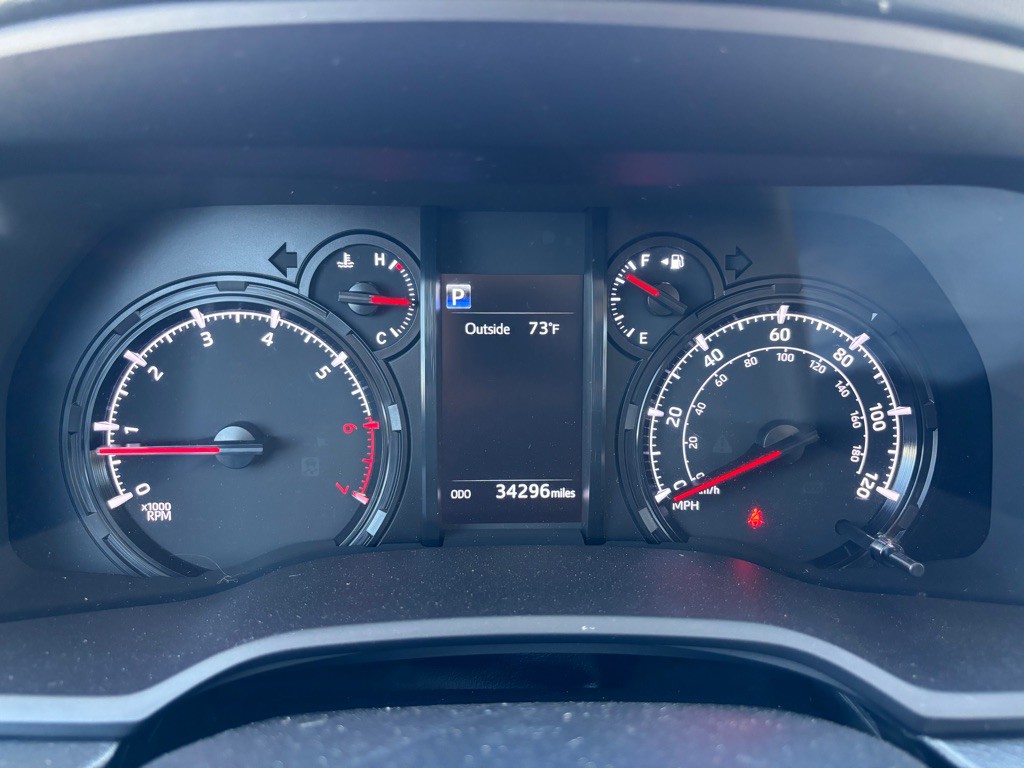 2021 Toyota 4Runner Image 33