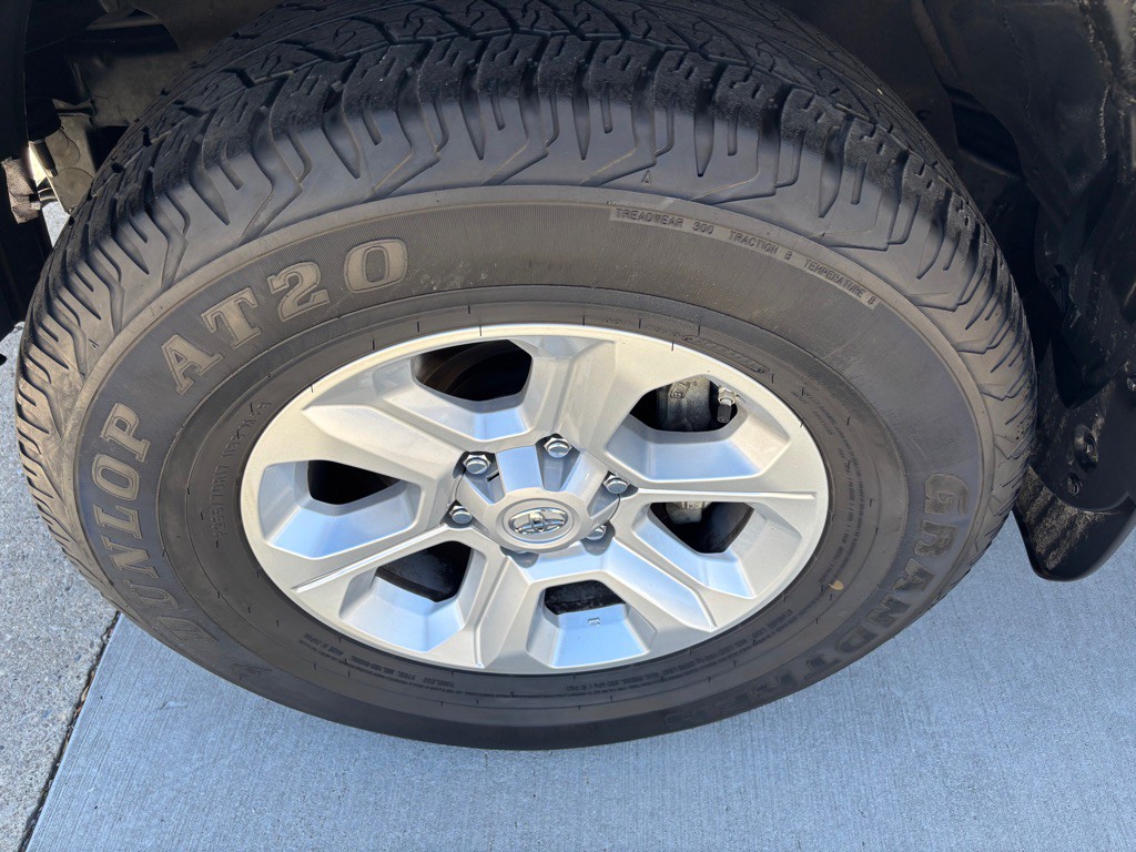 2021 Toyota 4Runner Image 40