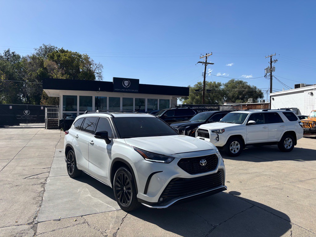 2023 Toyota Highlander Image 1
