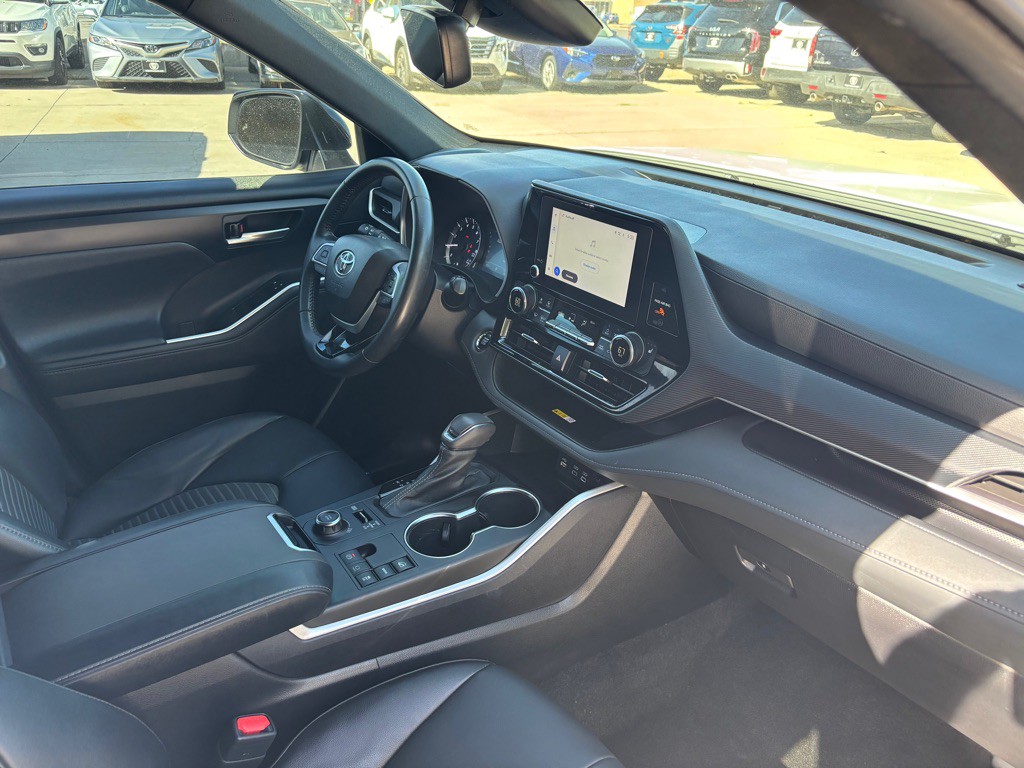 2023 Toyota Highlander Image 12