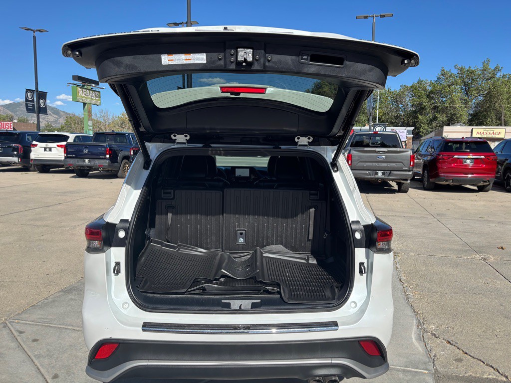 2023 Toyota Highlander Image 16
