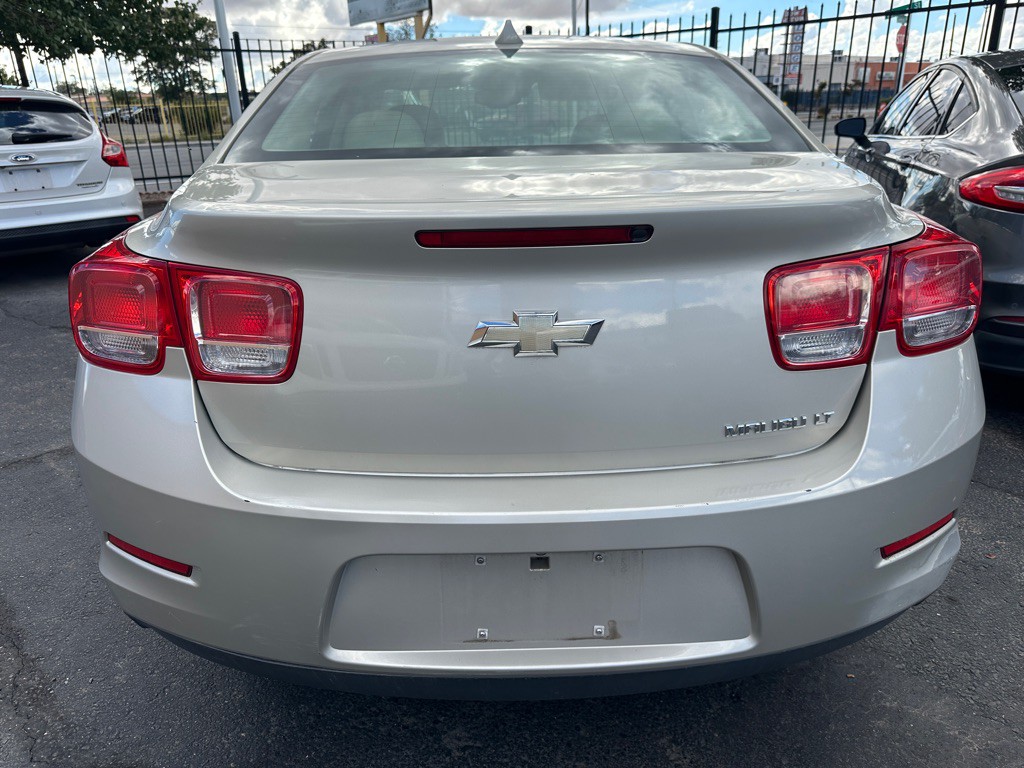2013 Chevrolet Malibu Image 4