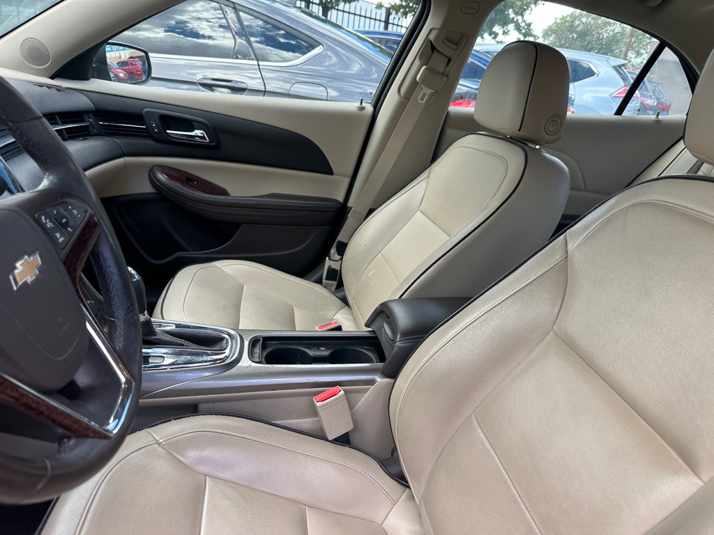 2013 Chevrolet Malibu Image 6