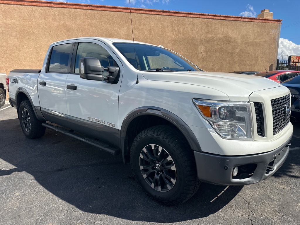 2019 Nissan Titan Image 2