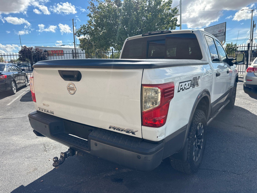 2019 Nissan Titan Image 3