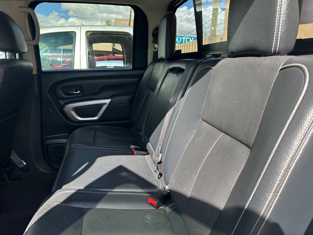 2019 Nissan Titan Image 7