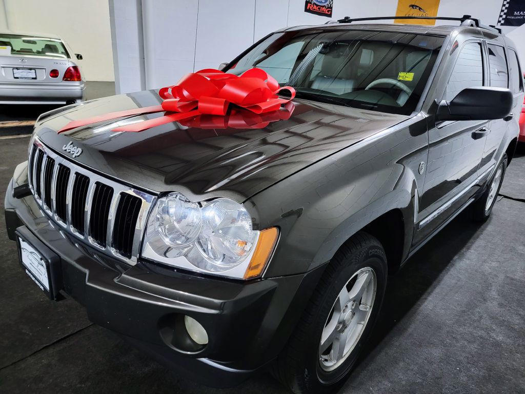 2006 Jeep Grand Cherokee Image 2