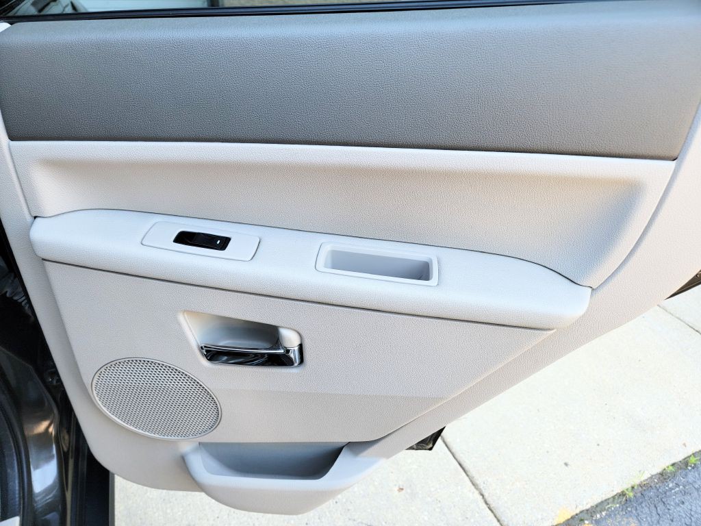 2006 Jeep Grand Cherokee Image 27