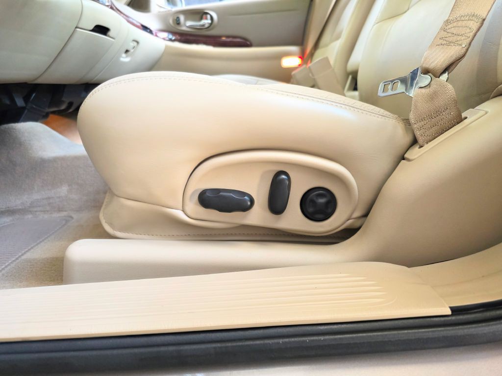 2004 Buick LeSabre Image 8